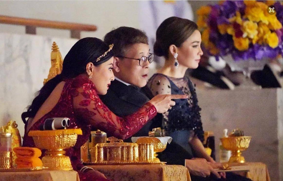 凭个人魅力拉高王室影响力欧拉弄惨败瓦力娱乐棋牌苏后金丝礼服闪耀音乐会(图3)