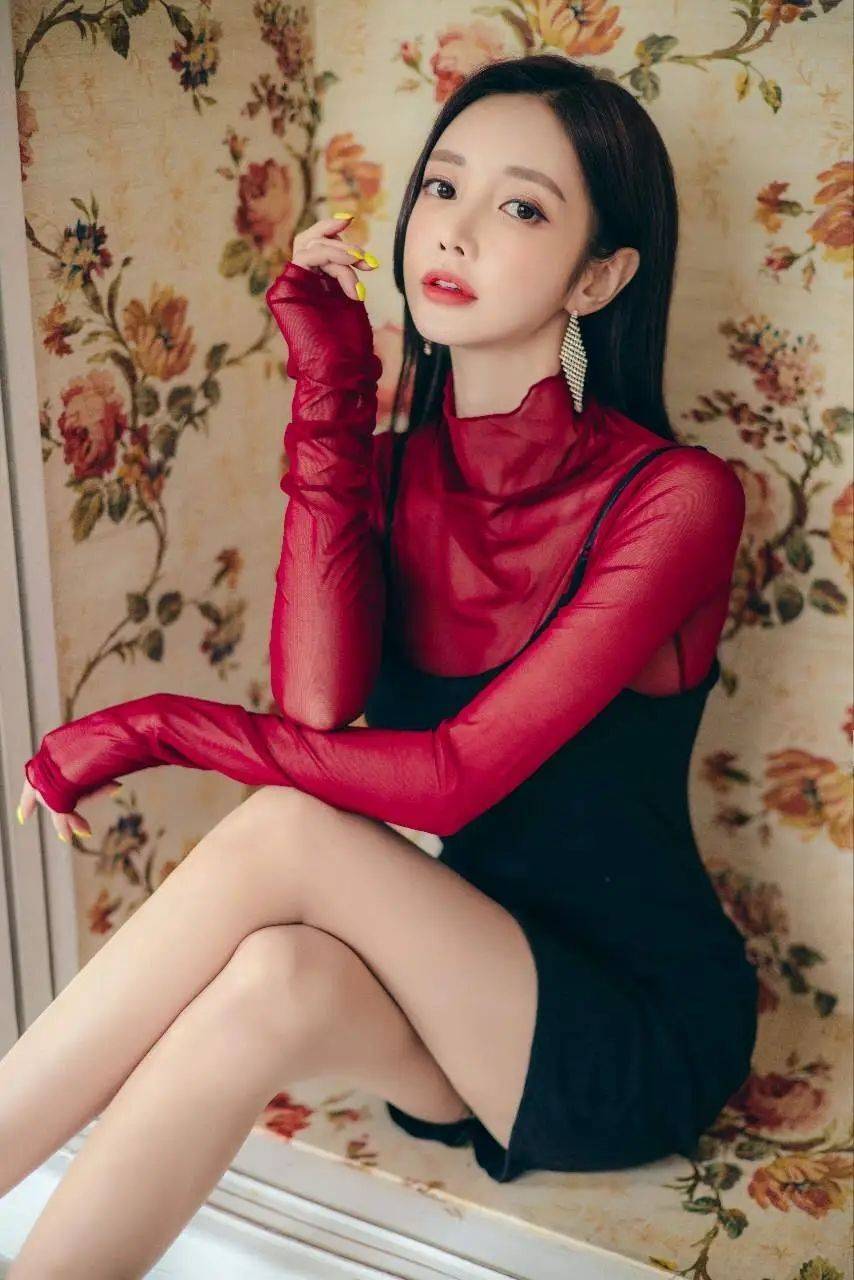 曼妙身姿时尚品味尽显迷人魅力瓦力棋牌游戏