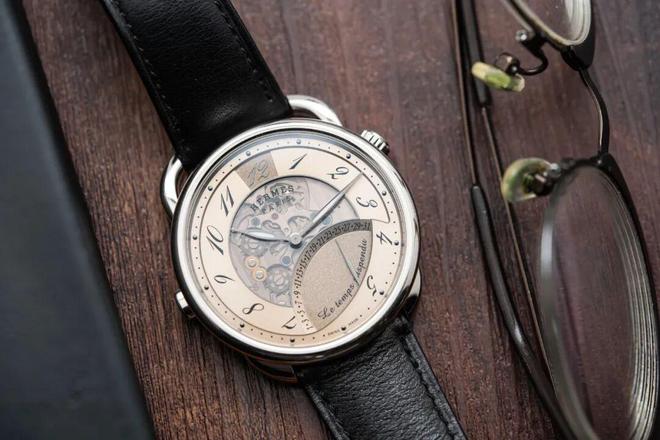 些创意十足的都市热款才是当下的购表好选！瓦力棋牌最适合2026年的表是它们！这(图1)