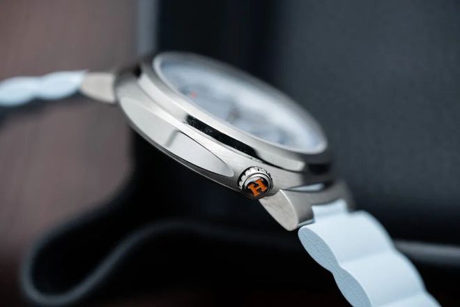 些创意十足的都市热款才是当下的购表好选！瓦力棋牌最适合2026年的表是它们！这(图13)