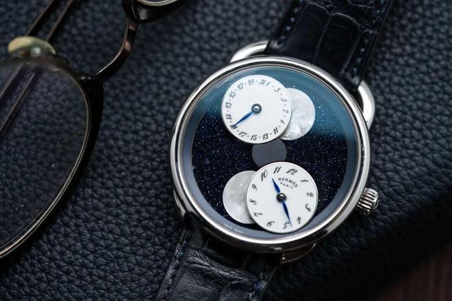 些创意十足的都市热款才是当下的购表好选！瓦力棋牌最适合2026年的表是它们！这(图7)