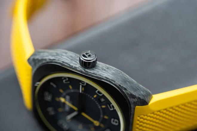 些创意十足的都市热款才是当下的购表好选！瓦力棋牌最适合2026年的表是它们！这(图8)