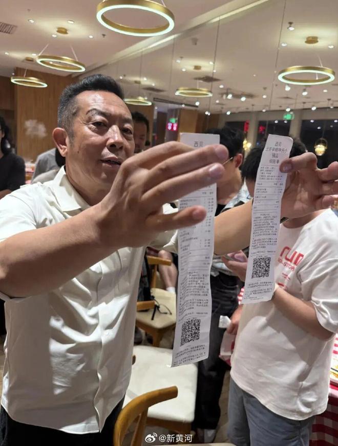 小时却说“恶心”明天起全国所有门店上线“罗永浩菜单”瓦力棋牌西贝创始人：罗永浩方结账时攒了会员积分走后一(图3)