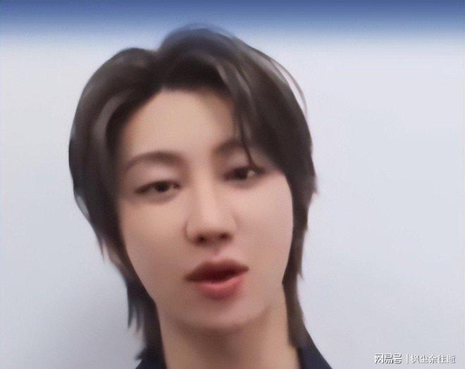 强杨洋造型清爽刘宇宁咋成大小眼了瓦力棋牌游戏怼脸拍:王一博气场好(图3) 强杨洋造型清爽刘宇宁咋成大小眼了瓦力棋牌游戏怼脸拍:王一博气场好(图3)