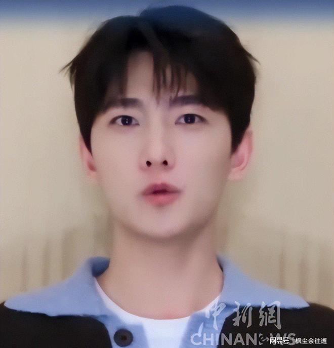 强杨洋造型清爽刘宇宁咋成大小眼了瓦力棋牌游戏怼脸拍:王一博气场好(图8) 强杨洋造型清爽刘宇宁咋成大小眼了瓦力棋牌游戏怼脸拍:王一博气场好(图8)