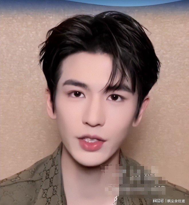 强杨洋造型清爽刘宇宁咋成大小眼了瓦力棋牌游戏怼脸拍:王一博气场好(图9) 强杨洋造型清爽刘宇宁咋成大小眼了瓦力棋牌游戏怼脸拍:王一博气场好(图9)