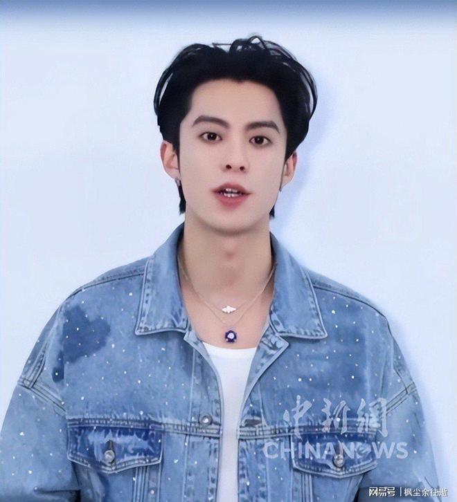 强杨洋造型清爽刘宇宁咋成大小眼了瓦力棋牌游戏怼脸拍:王一博气场好(图11) 强杨洋造型清爽刘宇宁咋成大小眼了瓦力棋牌游戏怼脸拍:王一博气场好(图11)