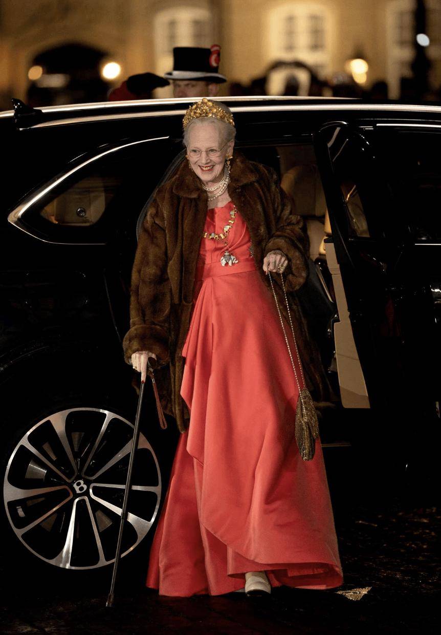 二世才是真正的“珠宝玩咖”瓦力游戏潇洒又会戴玛格丽特(图7) 二世才是真正的“珠宝玩咖”瓦力游戏潇洒又会戴玛格丽特(图7)